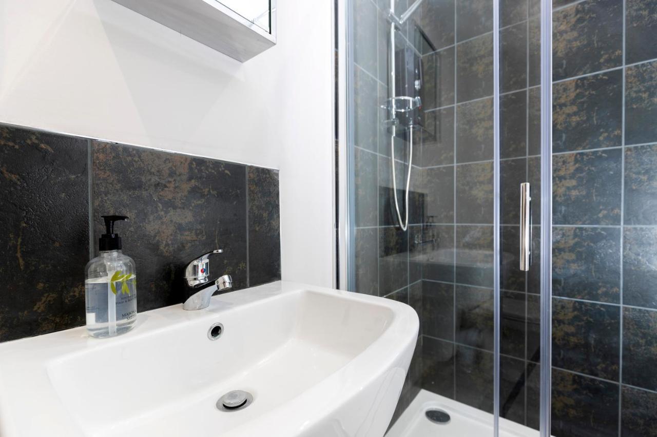 Avery House 2 - Two Bedroom With Outdoor Terrace By Bpne Darlington  Extérieur photo